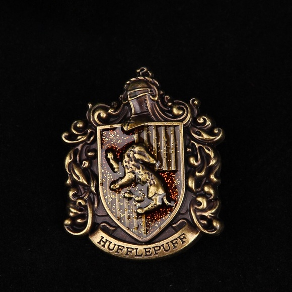 Harry Potter Hogwarts School of Witchcraft & Wizardry pins set of 5 metal badge - Picture 5 of 10